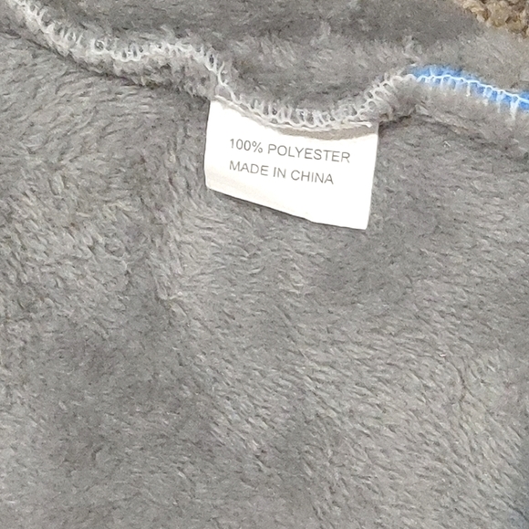 Grey Shark Bite Snuggie Ultra Soft Micromink Shark Tail Sleeping Bag Blanket 50" - Picture 10 of 12